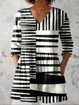 Women's Black and White Print V-Neck Long Blouse