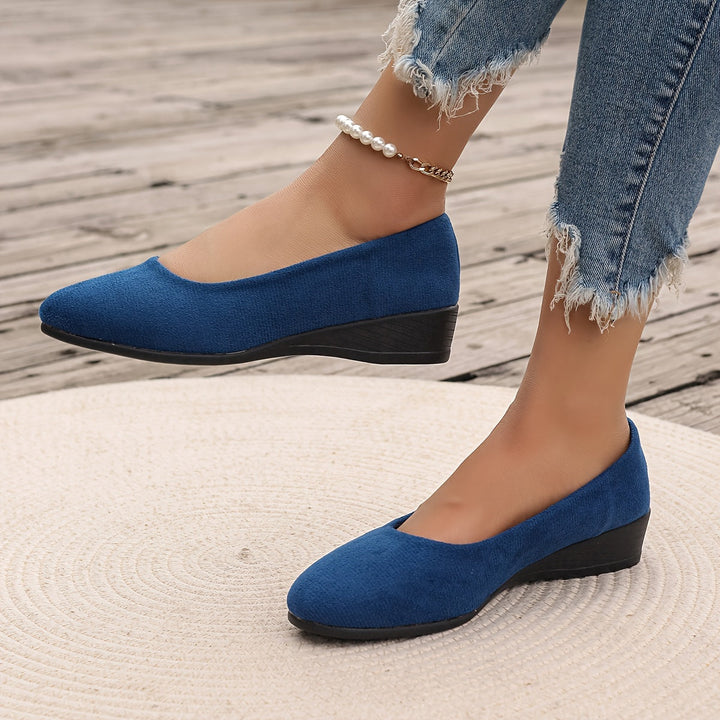 Women's low wedge ballerina flat in blue
