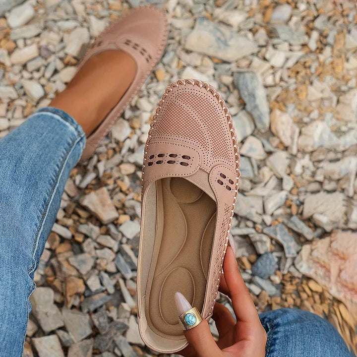 Orthopedic comfort flats in light pink