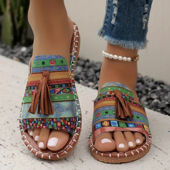 Women's Patterned Tassel Slide Sandal Green & Red