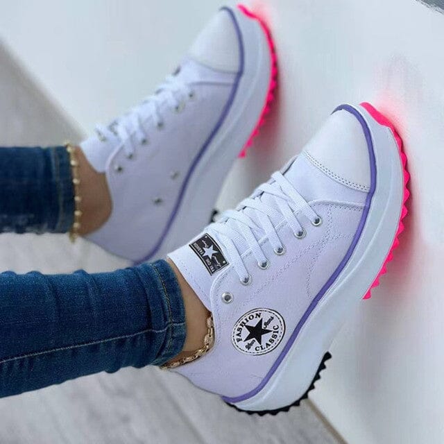 Women's star patch canvas platform sneakers in white