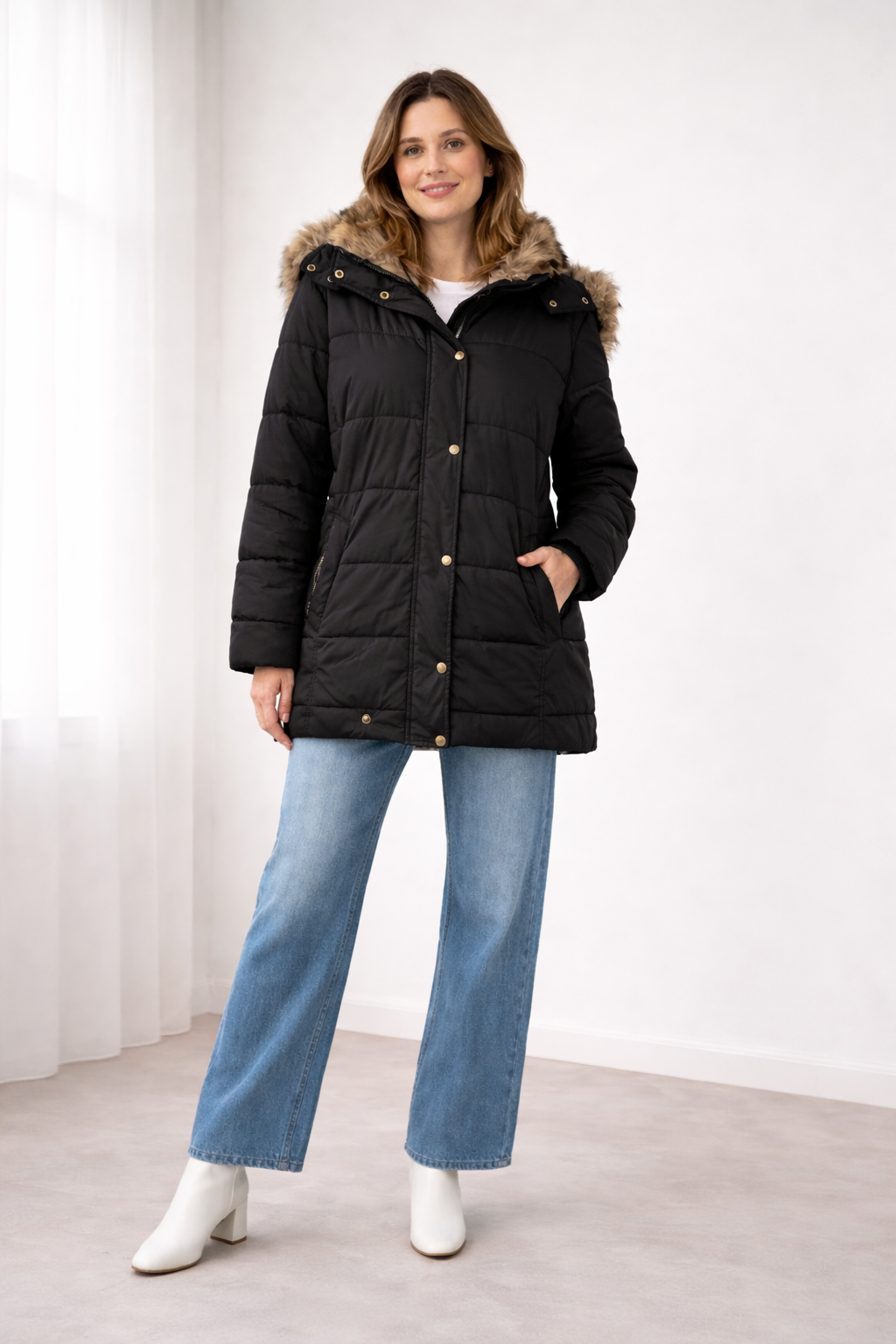Women's oversized quilted snap-front jacket with hood in black