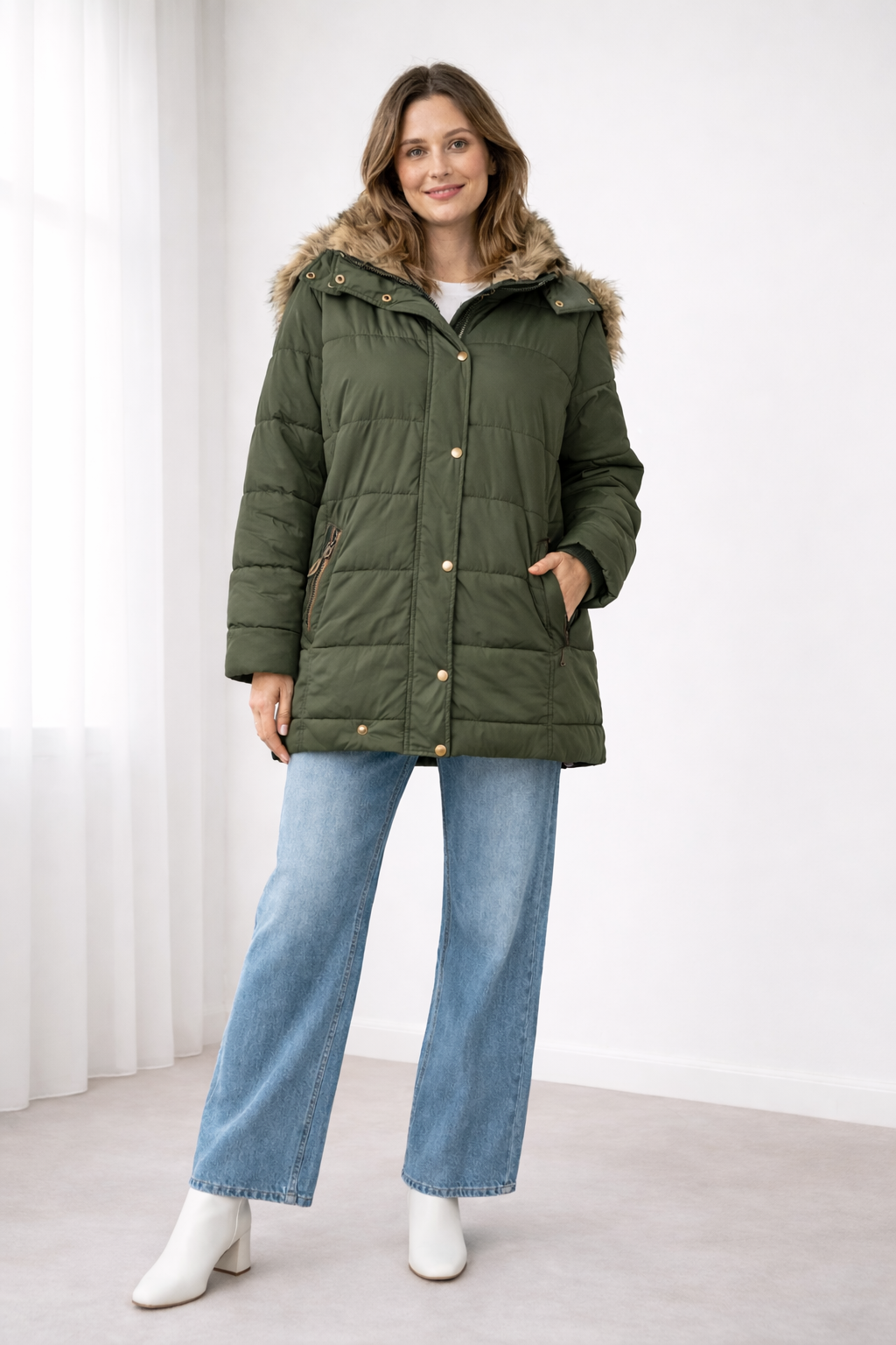 Women's oversized quilted snap-front jacket with hood in green