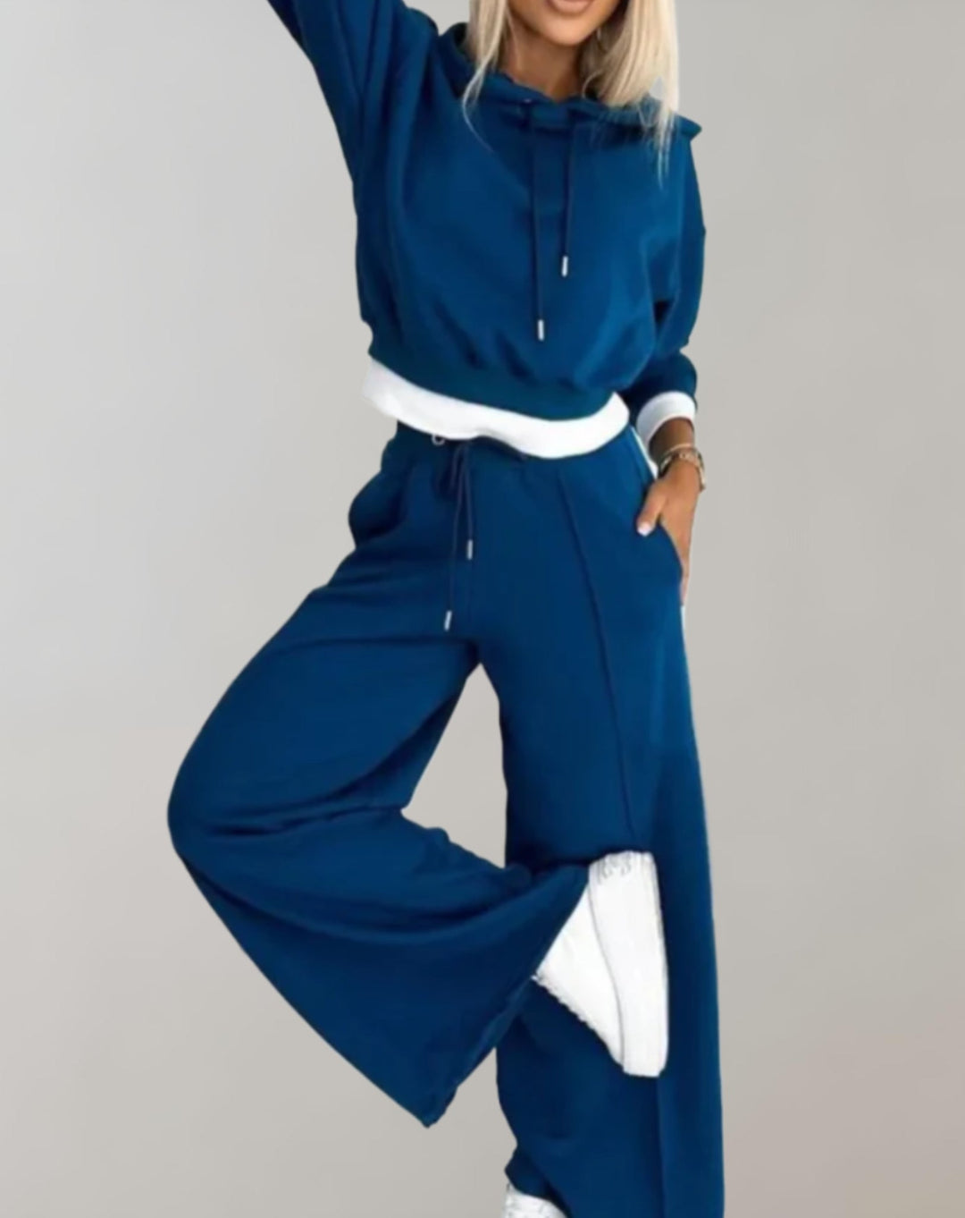 Hoodie and jogger sweatsuit set in blue