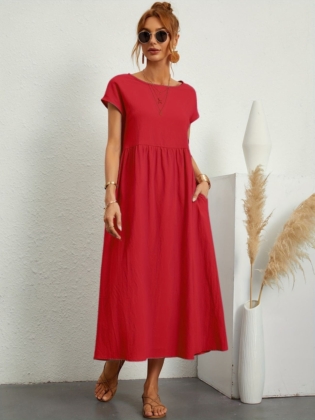 Lightweight summer dress in red