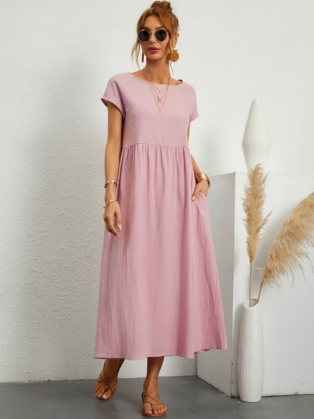 Lightweight summer dress in pink