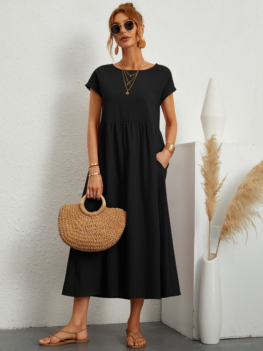 Lightweight summer dress in black
