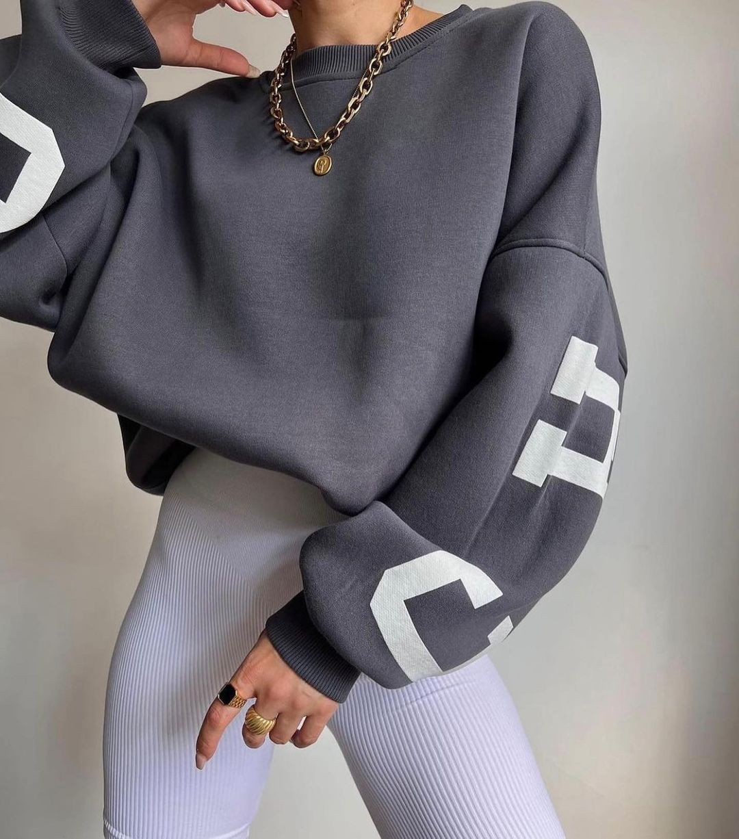 Women's crew neck sweatshirt in grey
