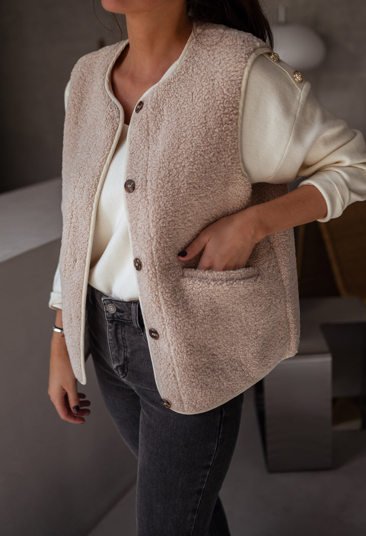 Women's Button Front Sweater Vest with Pockets - detail