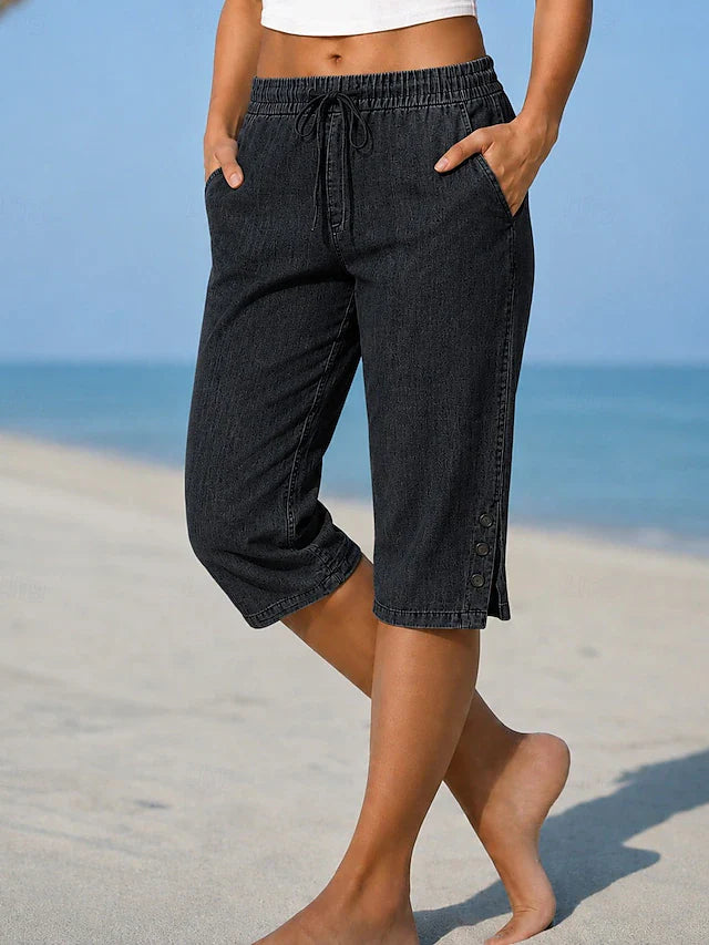 Women's calf length capri pants in black