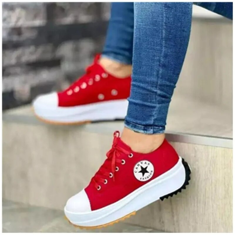 Women's star patch canvas platform sneakers in red