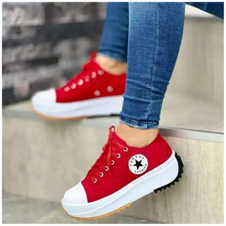 Women's star patch canvas platform sneakers in red